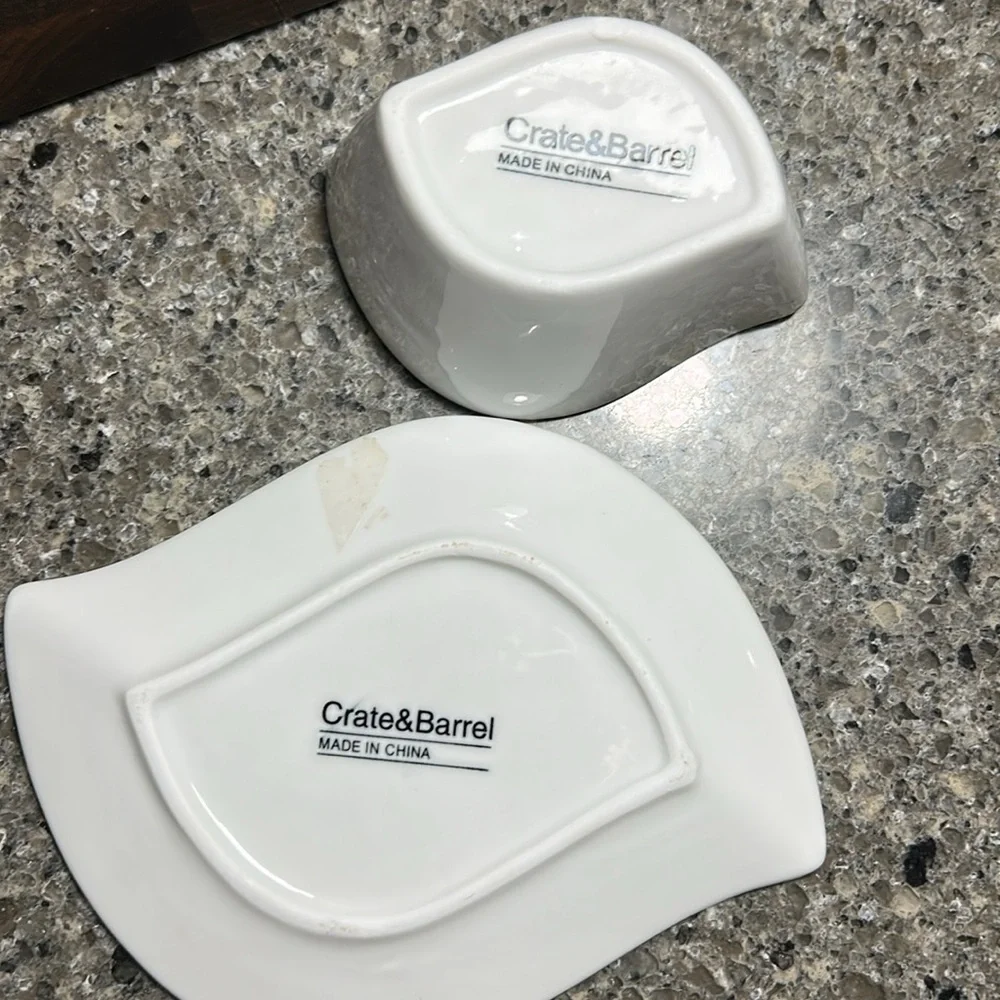 Crate & Barrel condiments set of 8 pieces